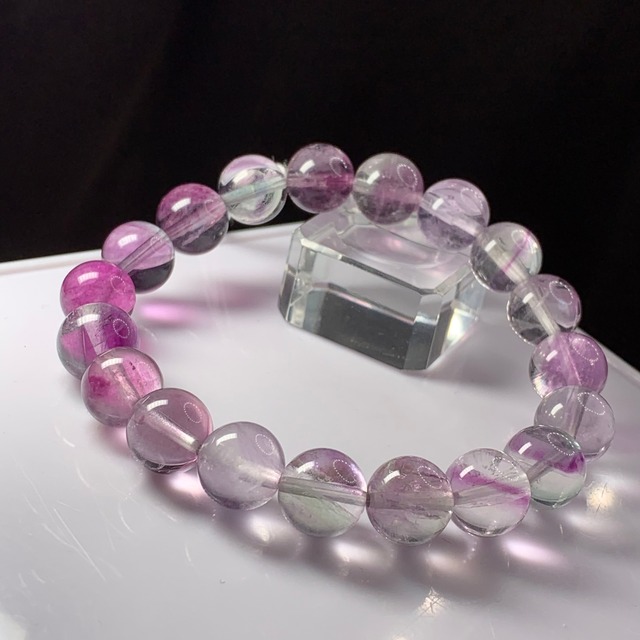 A7.透明度あり♪パープルグラデーションフローライトブレスレット