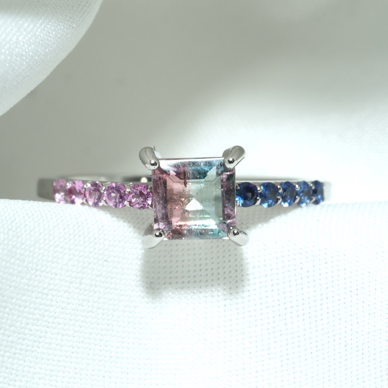 バイカラートルマリン 0.7ct リング pt900