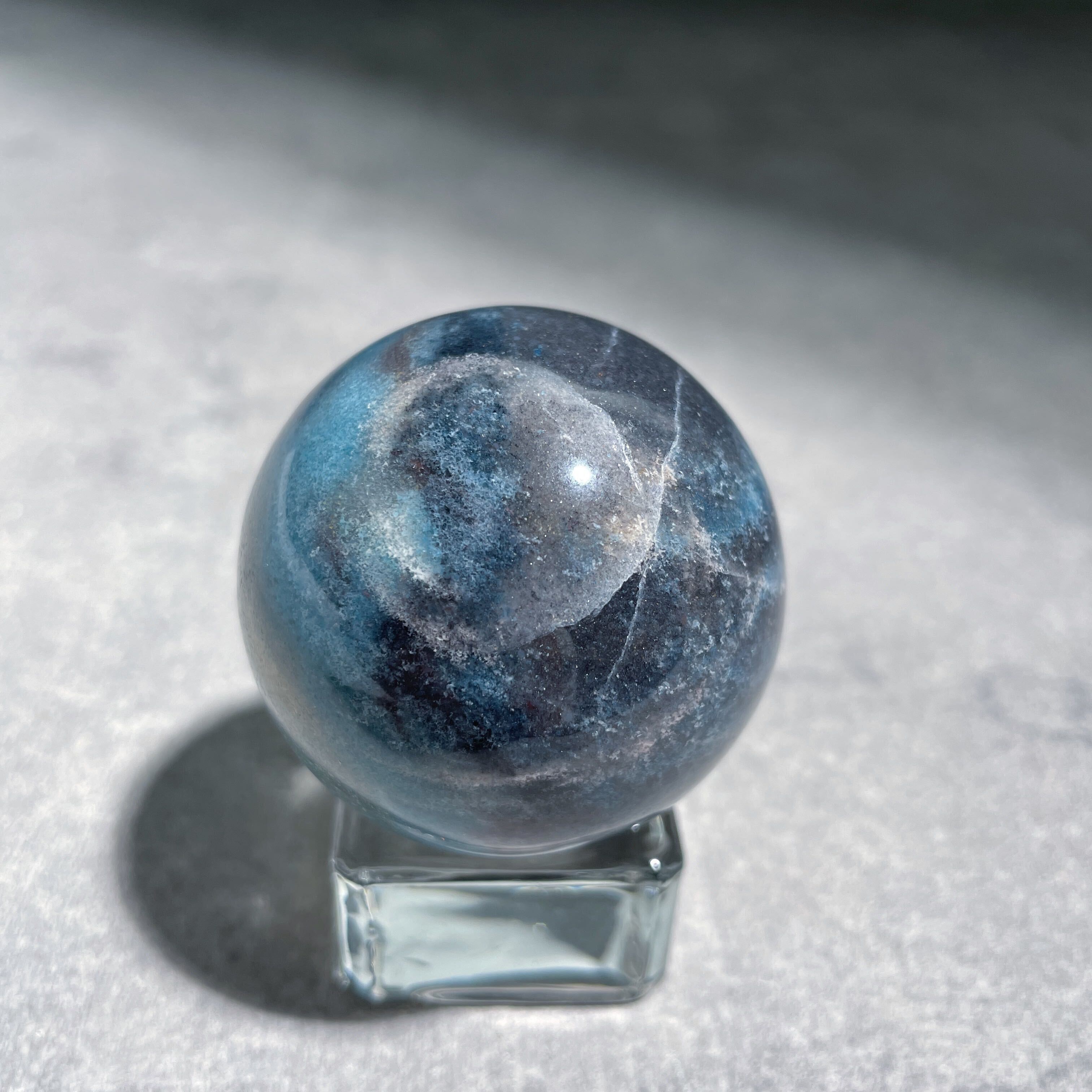 トロレアイトインクォーツ（トロール石）スフィア（丸玉）34