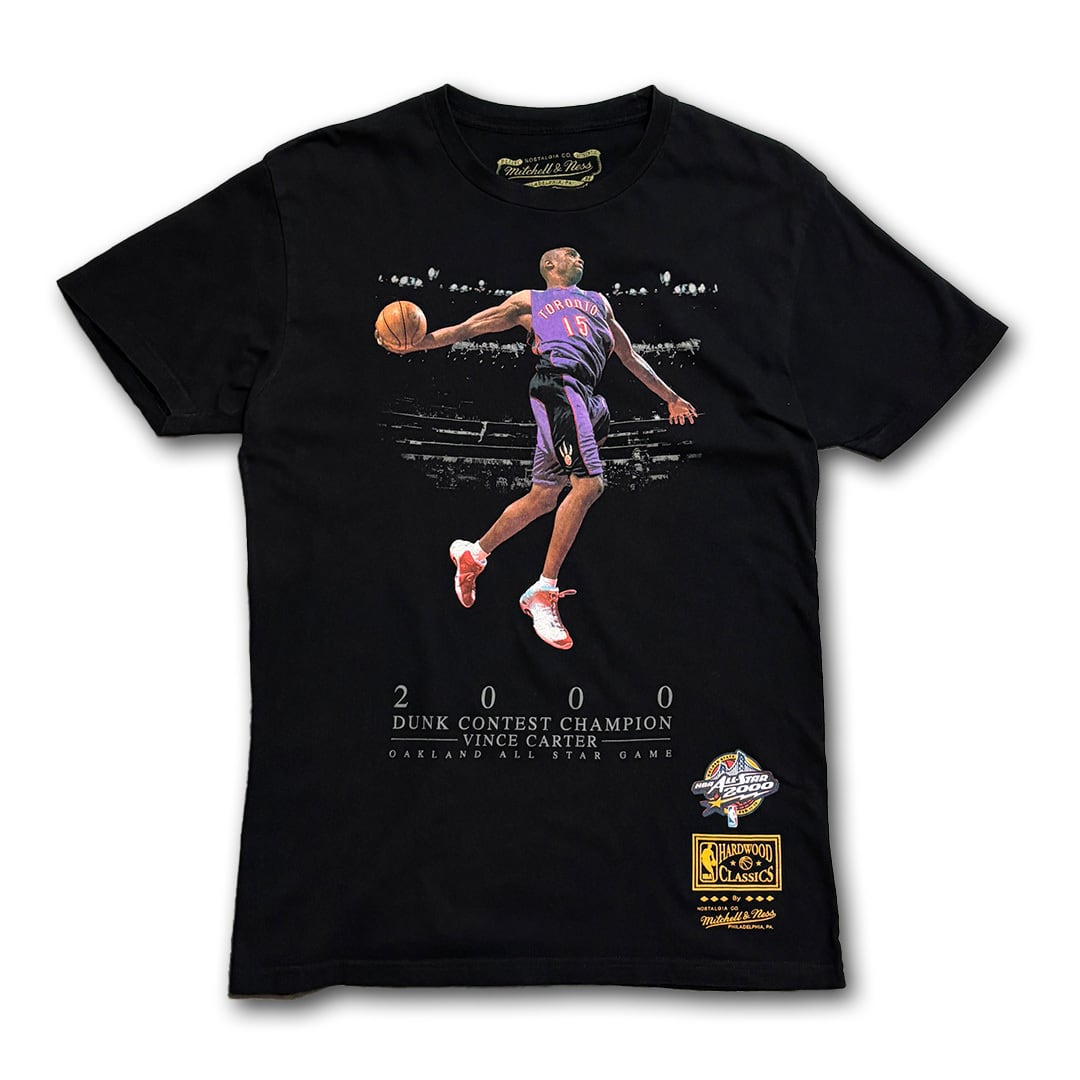 Vince Carter 【Toronto Raptors】 -2000 DUNK CONTEST CHAMPION- T-Shirt. Mitchell & Ness