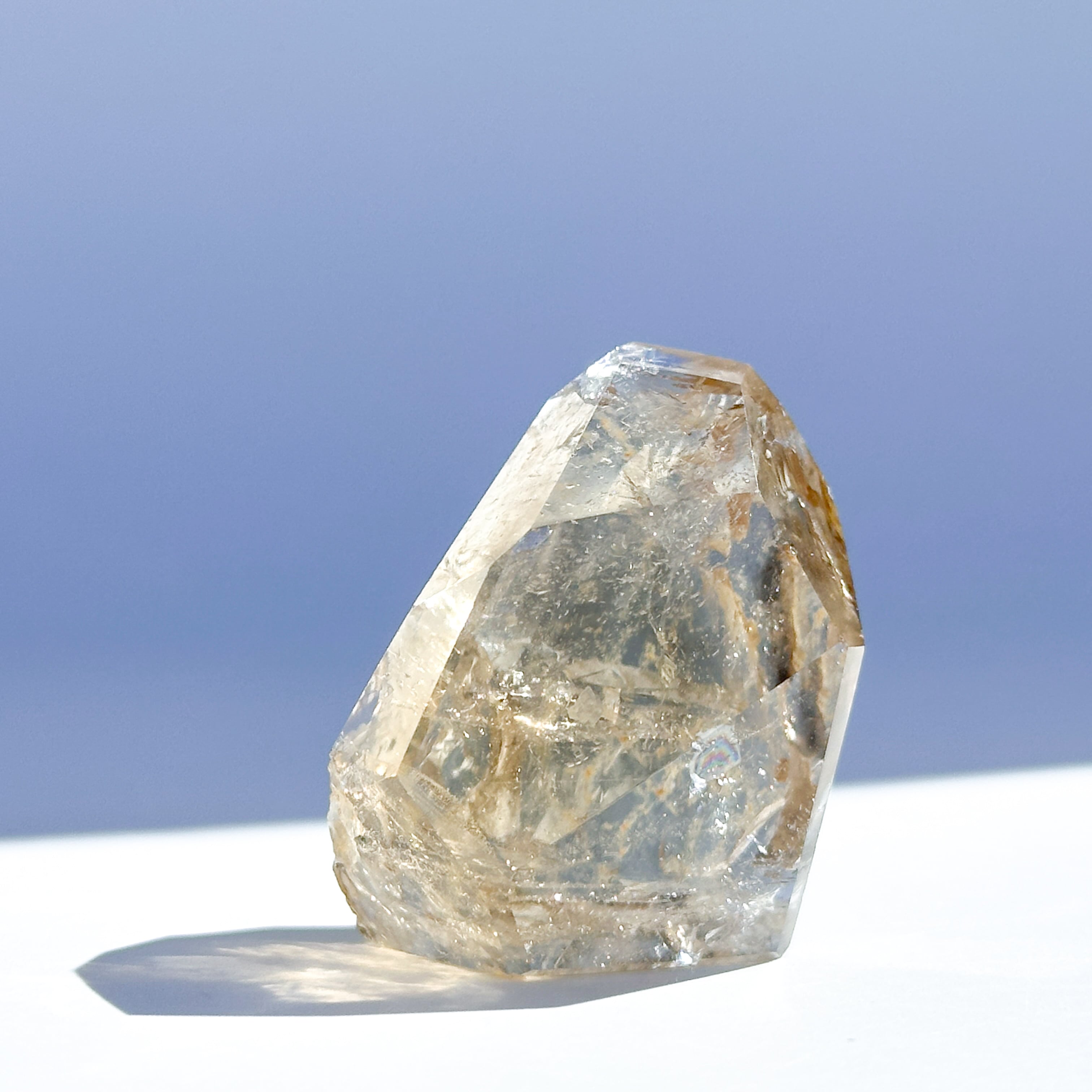 【長寿・繁栄】ヒマラヤ産⭐️水晶九狐カービング・ゴールデンヒーラー　R126 デンドリ共生 ゴールデンヒーラークオーツ スフィア - メルカリ