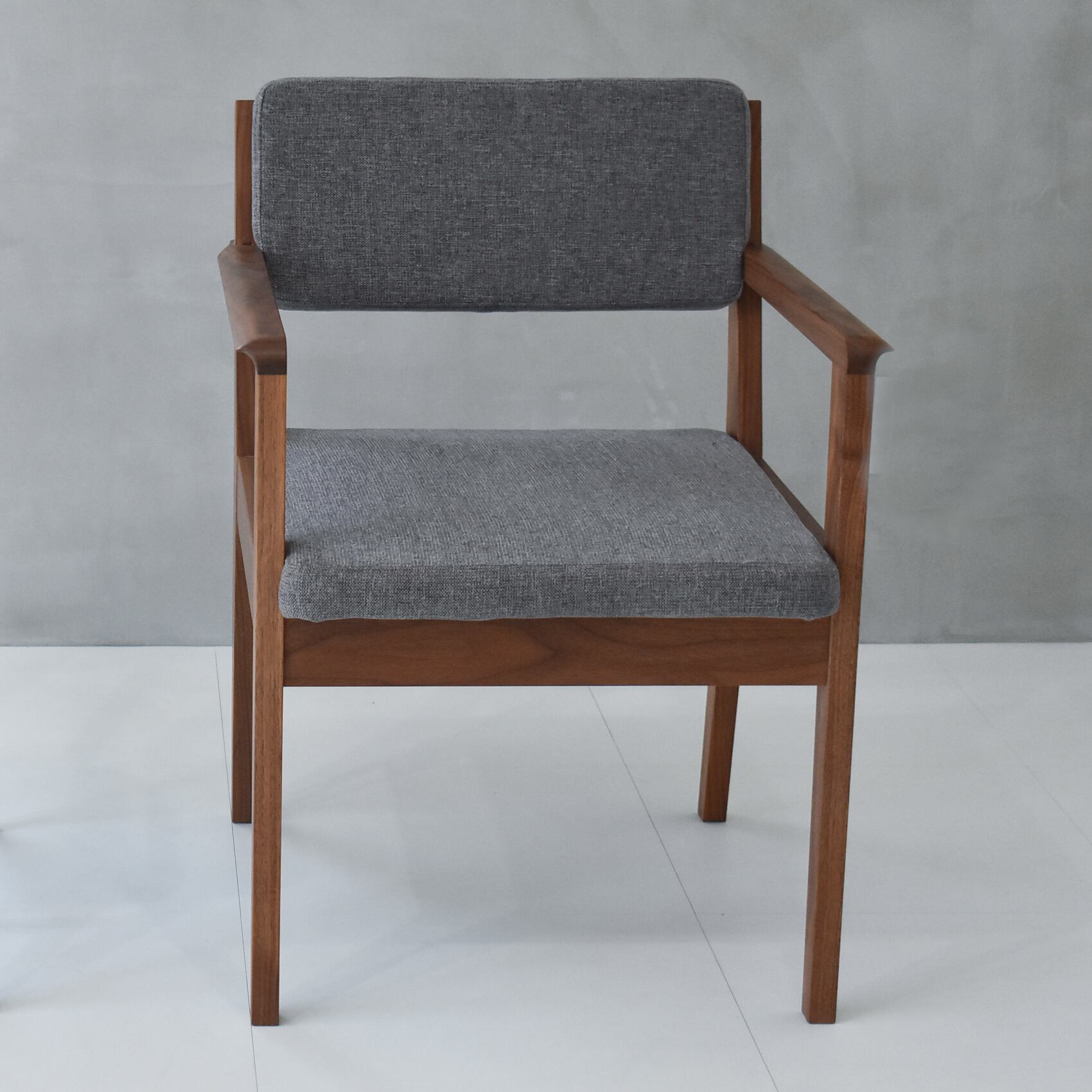 木製アームチェア クラシックスタイル ダイニングチェア 木部ナチュラル 木製 天然木 ファブリック