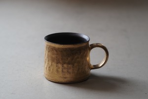 村上躍　23.金彩マグカップ