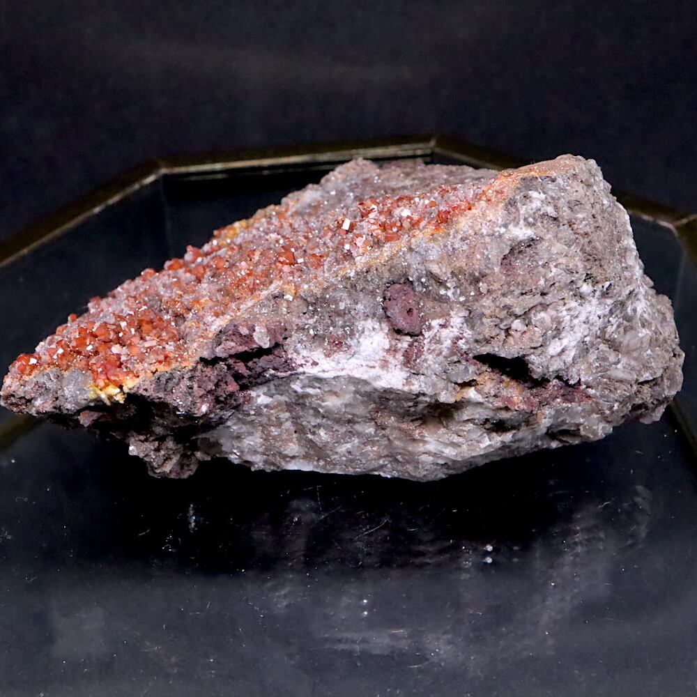 アリゾナ産 褐鉛鉱 バナジン鉛鉱 バナジナイト 280g VND080 鉱物原石