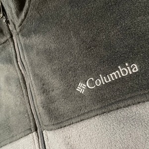 【Columbia】フリースジャケット ワンポイントロゴ  刺繍ロゴ ツートンカラー 切替 ジップアップ フルジップ 2XL ビッグサイズ コロンビア ライトアウター US古着