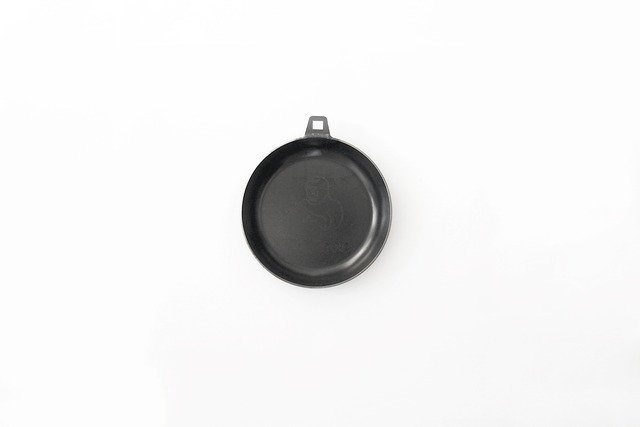 黒皮鉄フライパン180（板厚2.3mm）