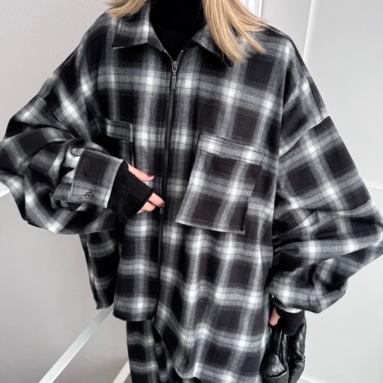 Ombre check asymmetric zip JK/black