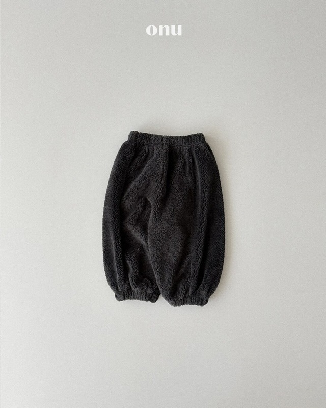 予約⌇onu/ Boa fur pants