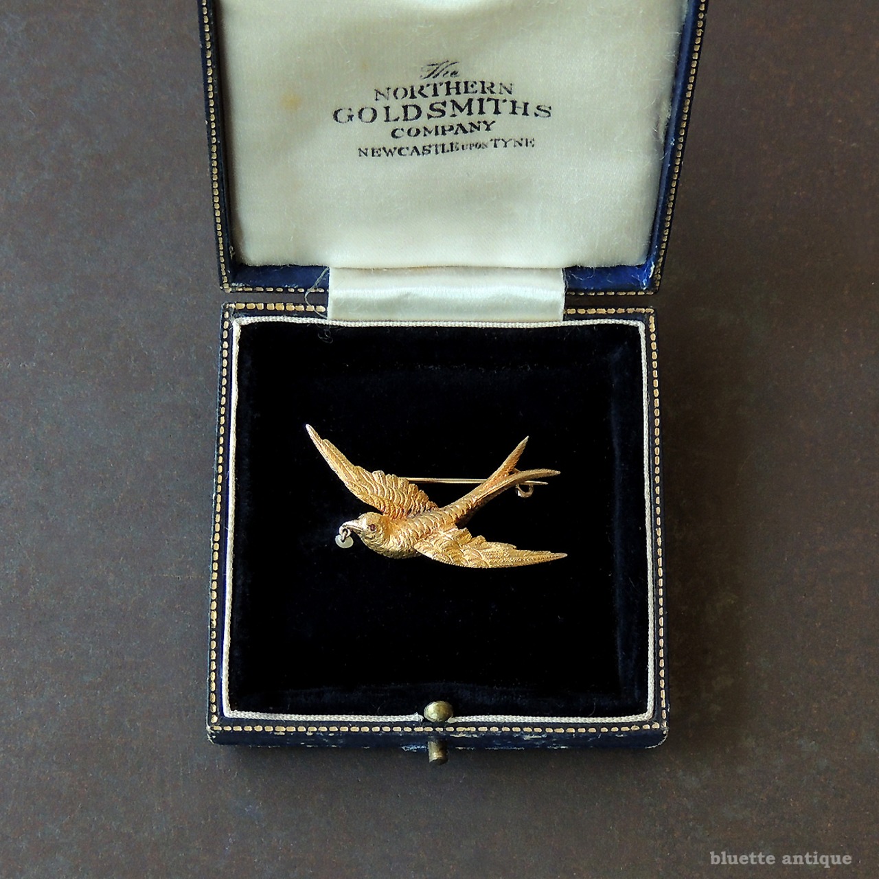 英国アンティークジュエリー 15ctゴールド 真珠 ツバメブローチ(アンティークボックス、ソーティングメモ付)