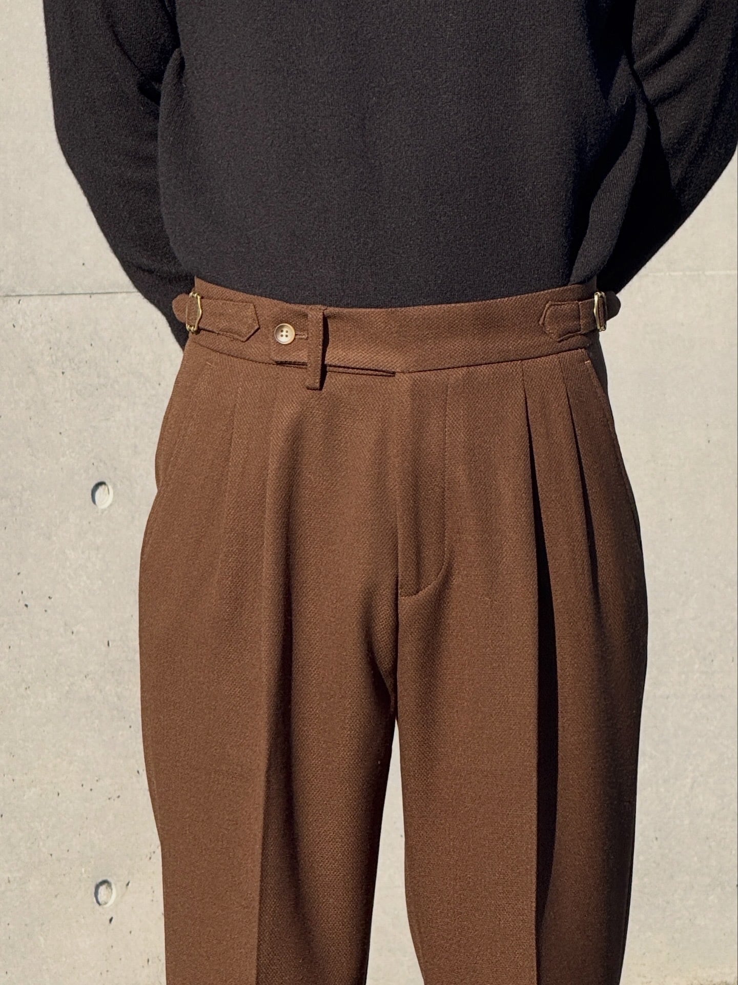 ツータックベルトレススラックス【秋冬用】 | Wide Range