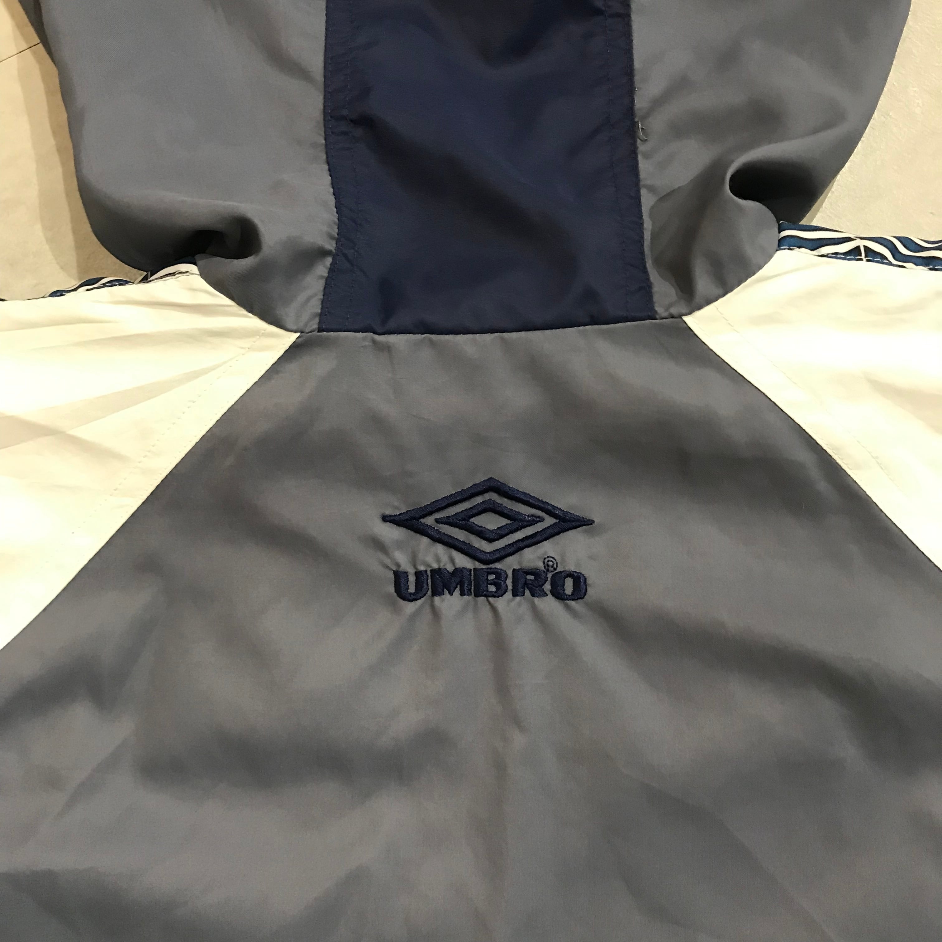 UMBRO アンブロ 切替バイカラー  ナイロンジャケット アウター  デカロゴ