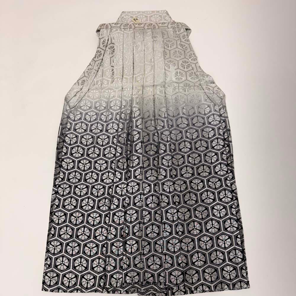 袴 行灯袴 男袴 L size 紐下丈88cm 男性用袴 黒 白 銀 成人式袴 中古 5315