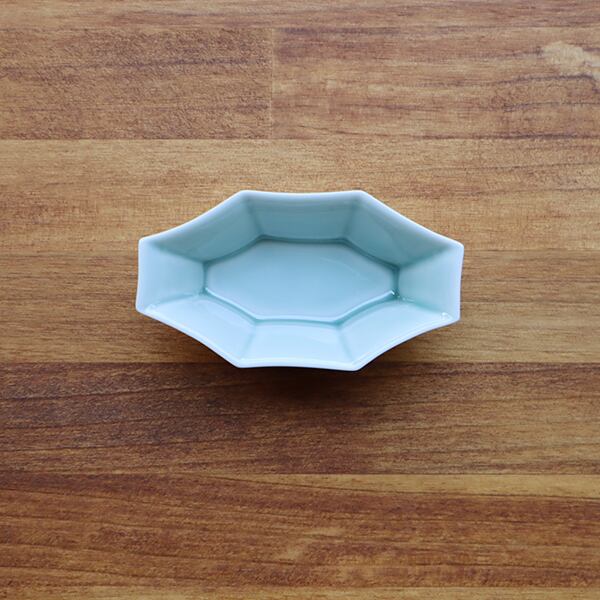 有田焼 鍋島青磁 八角千代口 33-074 | MARUFUKU utsuwanohana