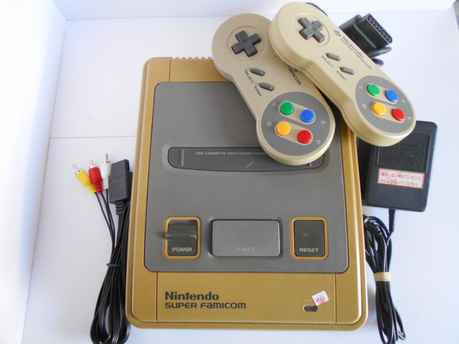 ☆スーパーファミコン本体 コントローラー・アダプタ・ケーブル セット