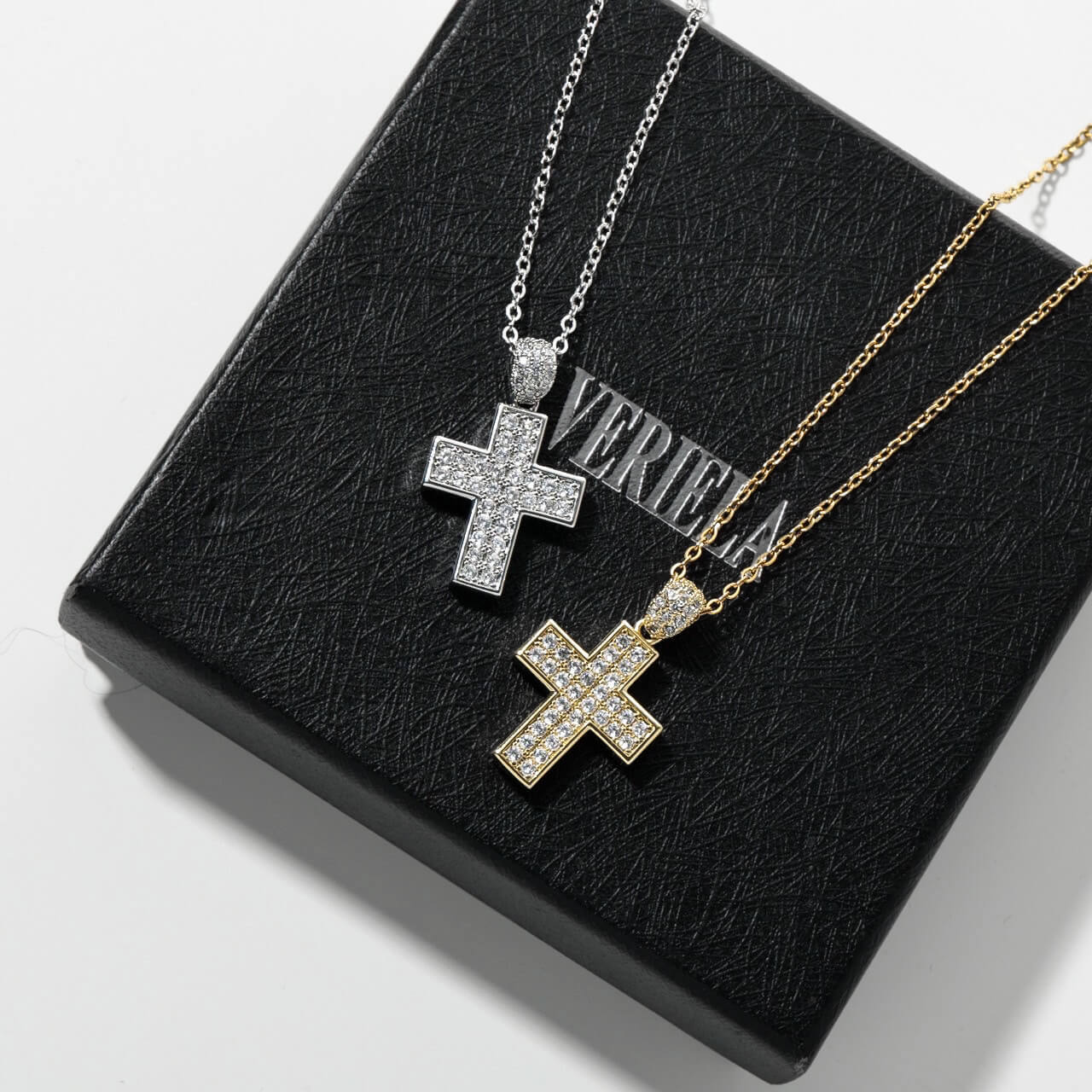 【未使用】VELÖVITA Resonate ネックレス【在庫はあと1個だけ!】 reversible zirconia medium cross necklace VN1-110 | VERIELA