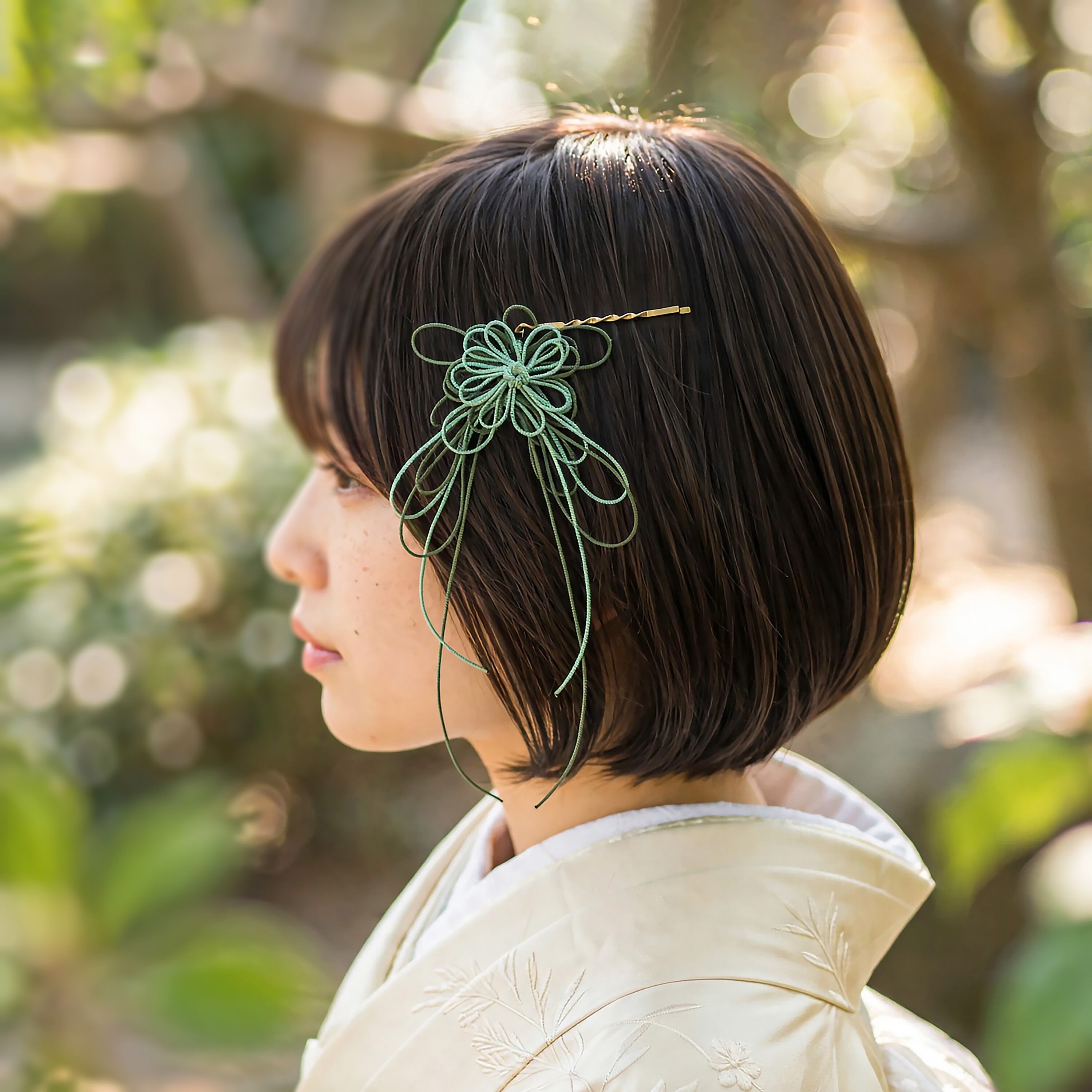 飾り結びヘアピン「歩み、おだや」(淡緑×深緑)【軽量快適】ショートヘアも簡単和風アレンジ。