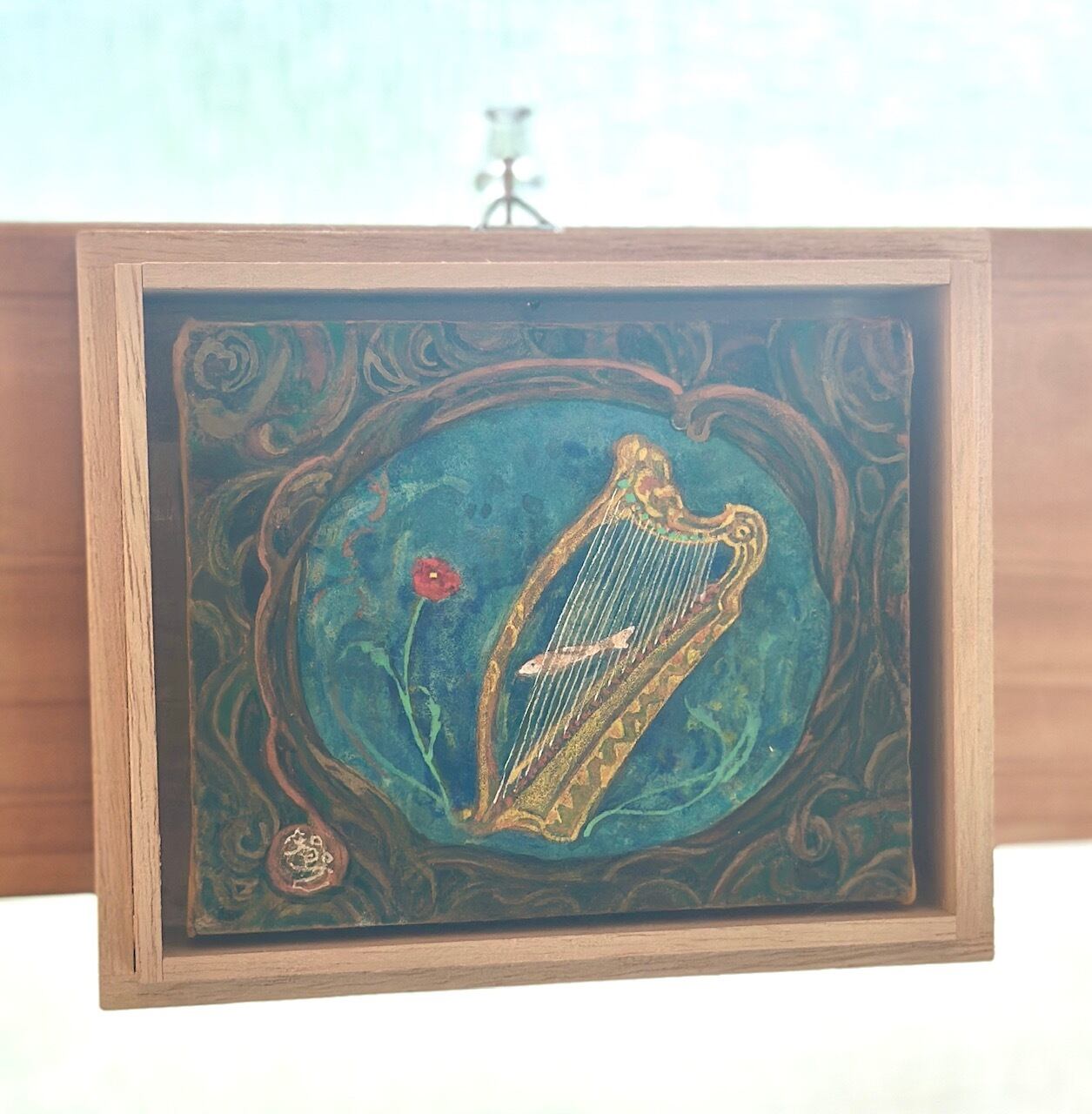桐箱入り日本画作品「ハープ魚」 | 「シナモン」小さなハープと絵画の販売
