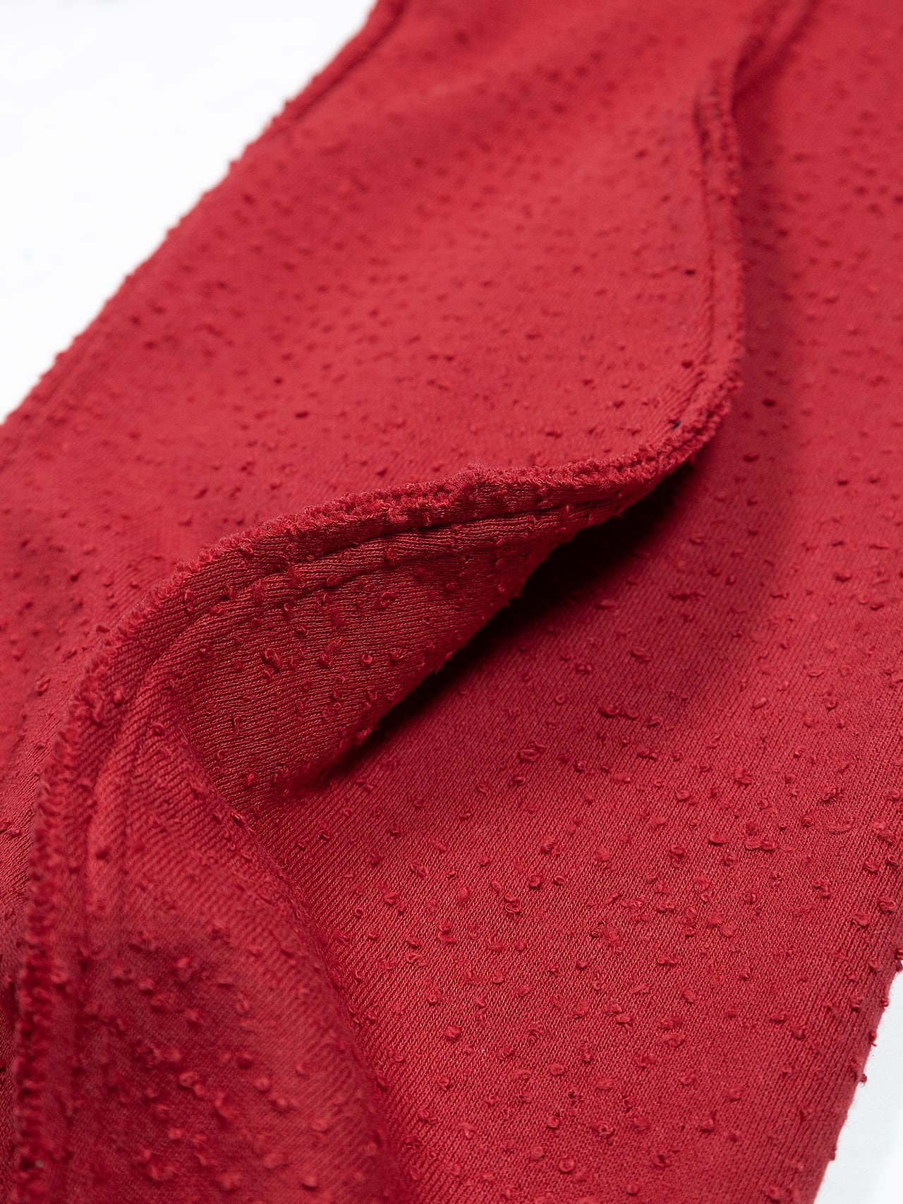 UNEEK BASEMNT - Discover independent style.