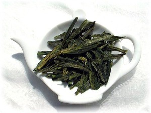 【太平猴魁】：若草色の鮮明な茶葉は、自然の雄大さを映し出されている。