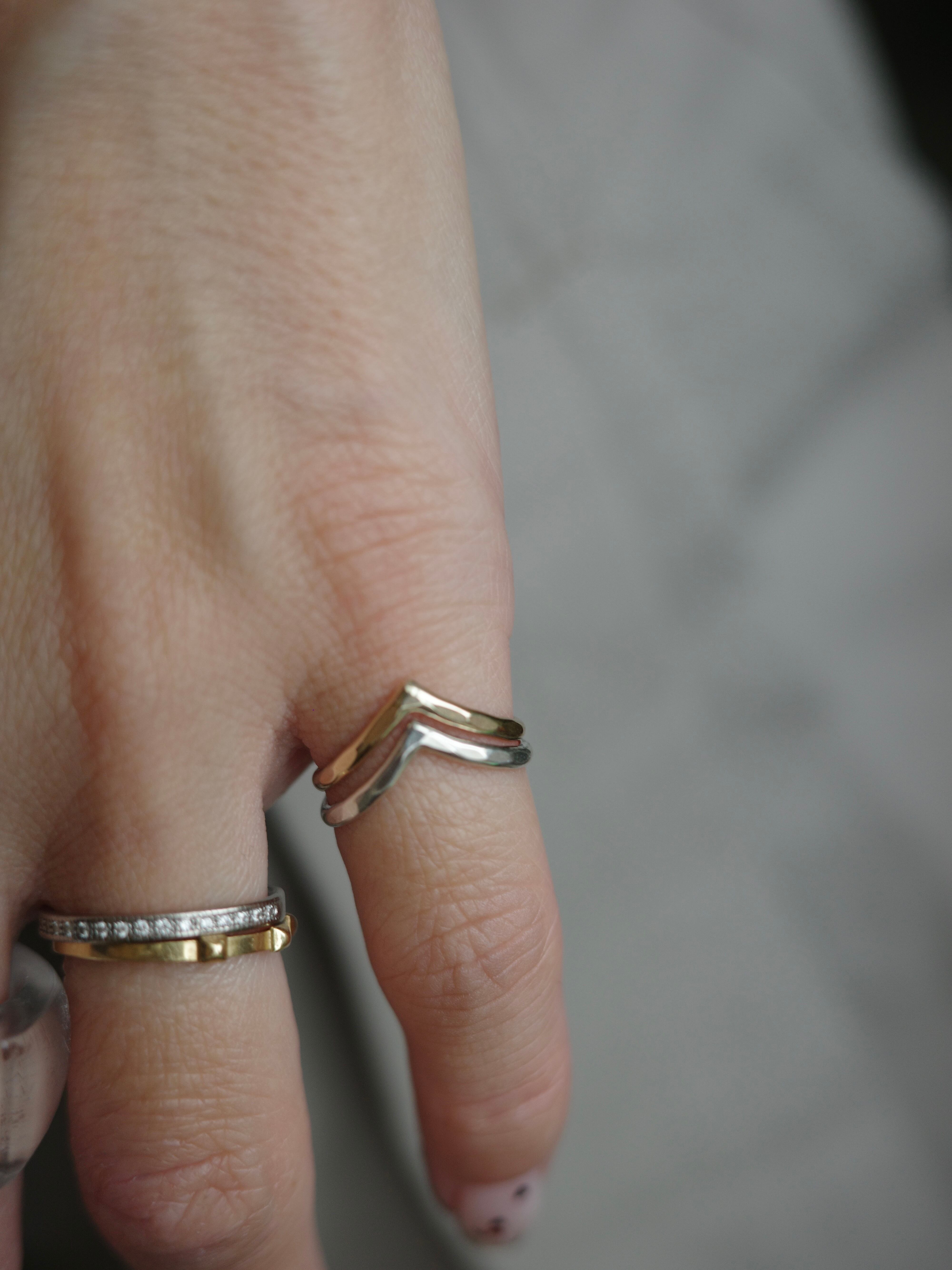 <vintage>v design mix ring
