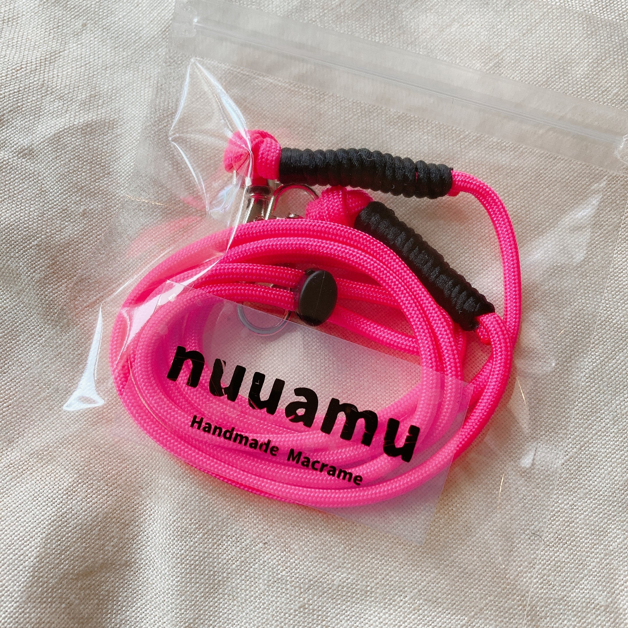 Cord Strap<ネオンピンク×ブラック> | nuuamu