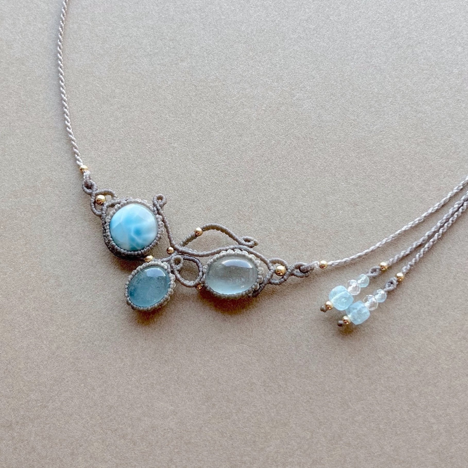 ラリマーとアクアマリンのマクラメ編み 天然石ネックレス