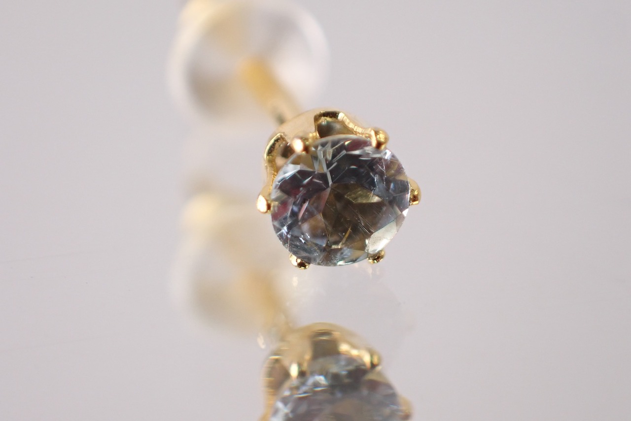 アクアマリンピアス　約3mm　[D9-131]