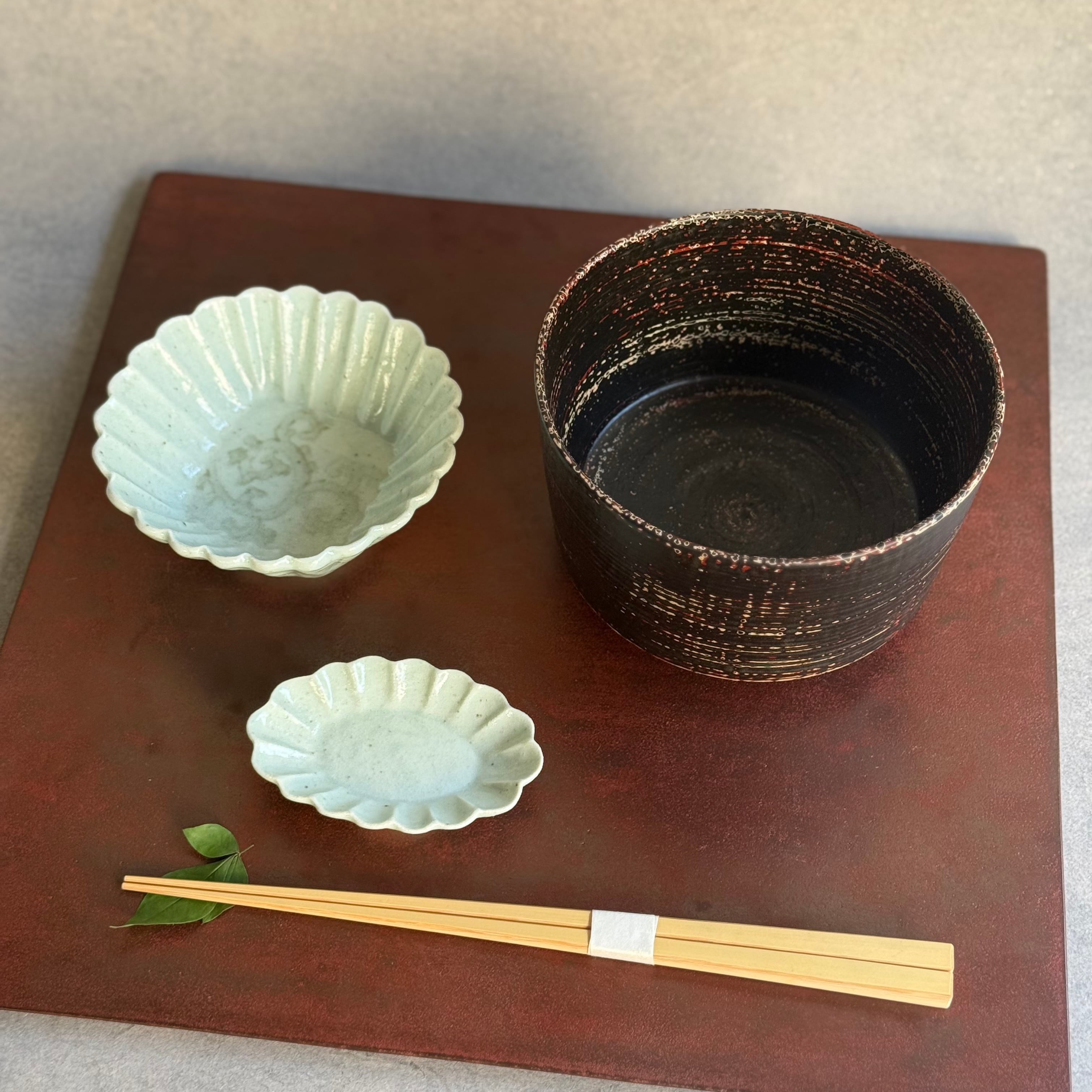 吉田崇昭 染付菊形絵替り小鉢 | gallery 一白