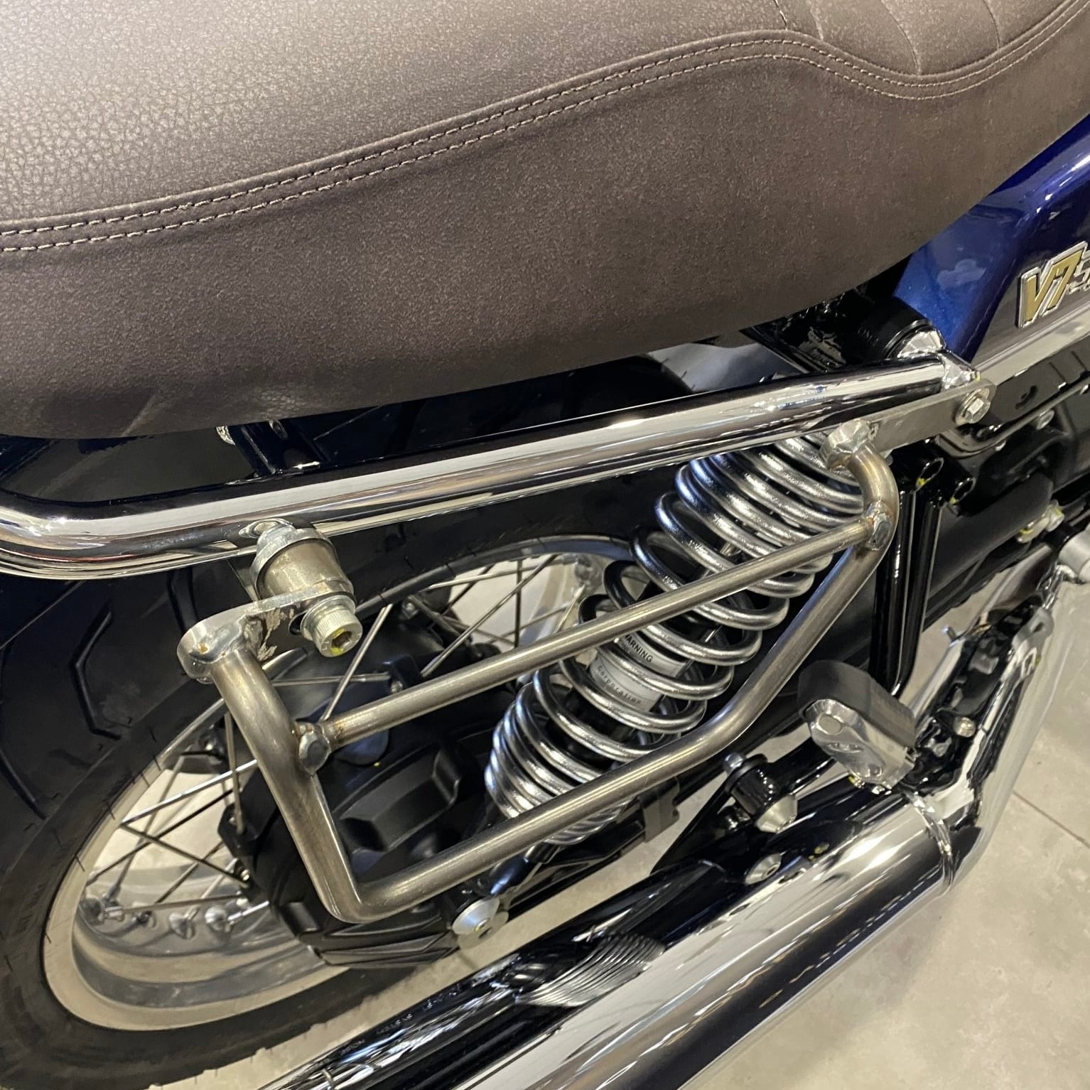 MotoGuzzi V7 Special(850cc)用ブラケット 左右セット Klickfix対応