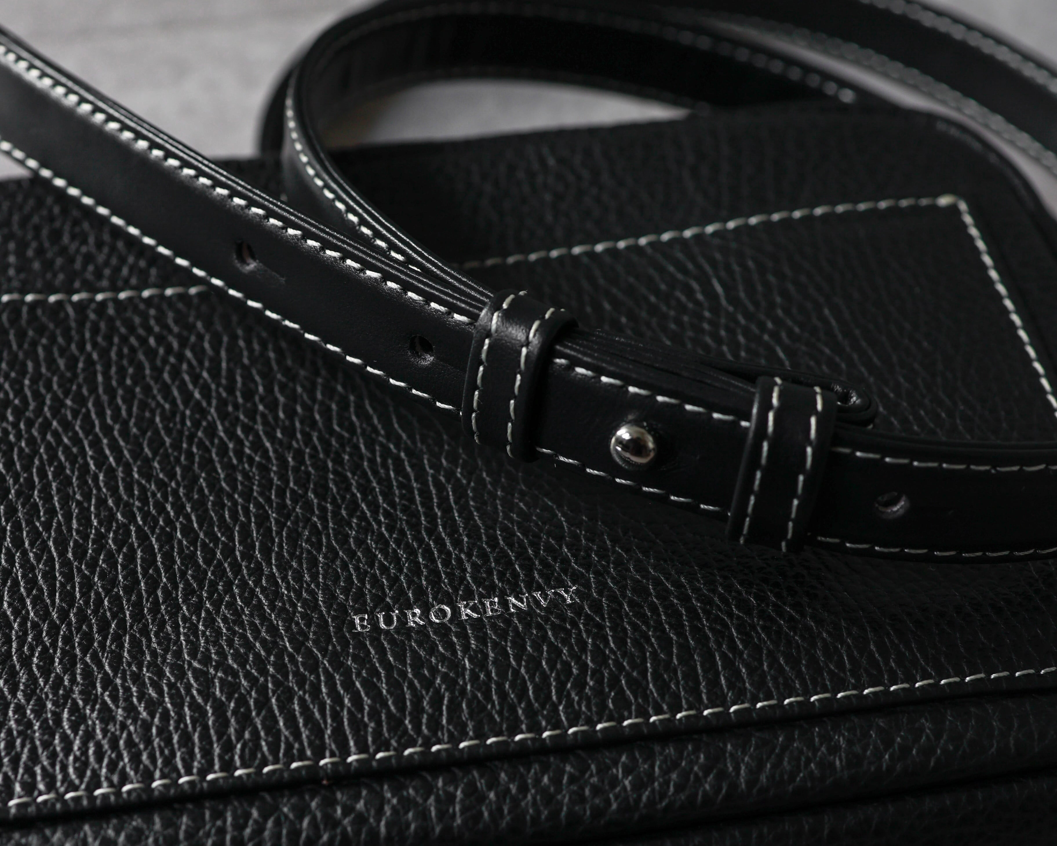 Italian Emboss Leather Mini Shoulder Bag【イタリア・マストロット社
