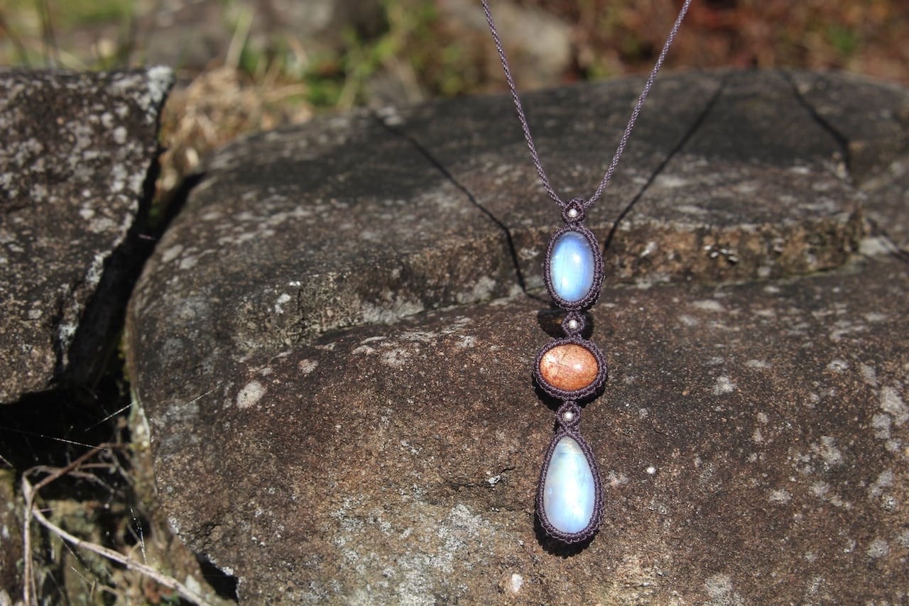 Rainbow moonstone & Sunstone micro macrame simple pendant