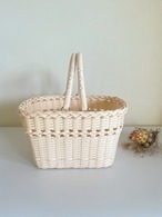 ミルク色のバスケット