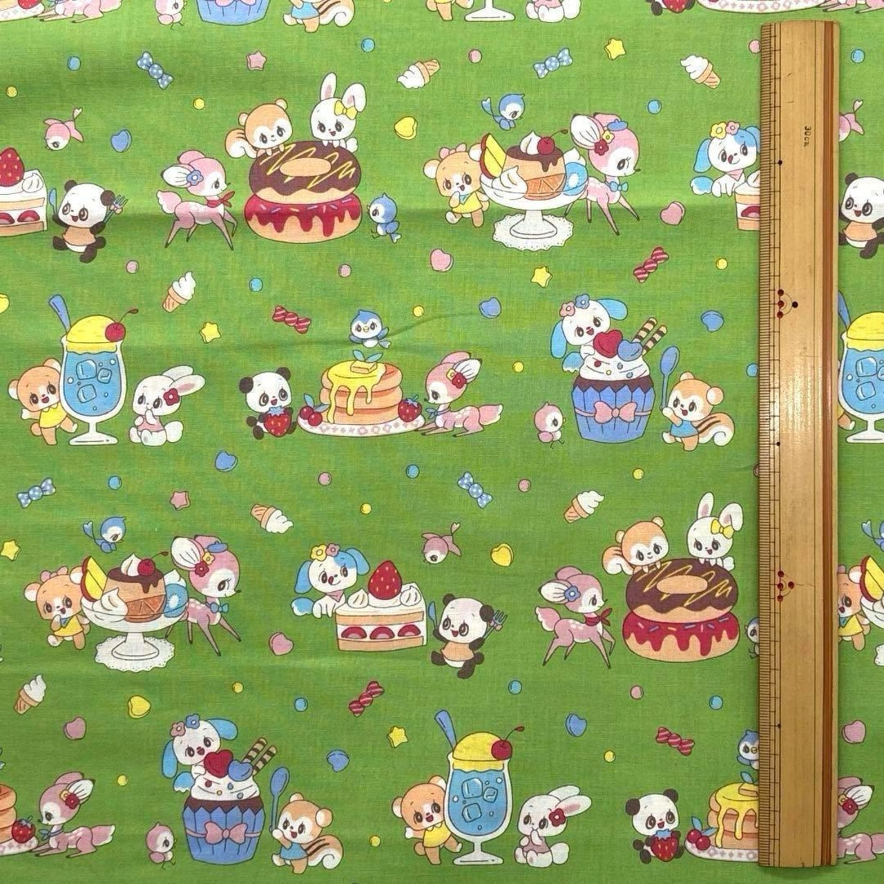 Cdr515◆50cm◆S◆綿100%シャーティング生地◆レトロ柄