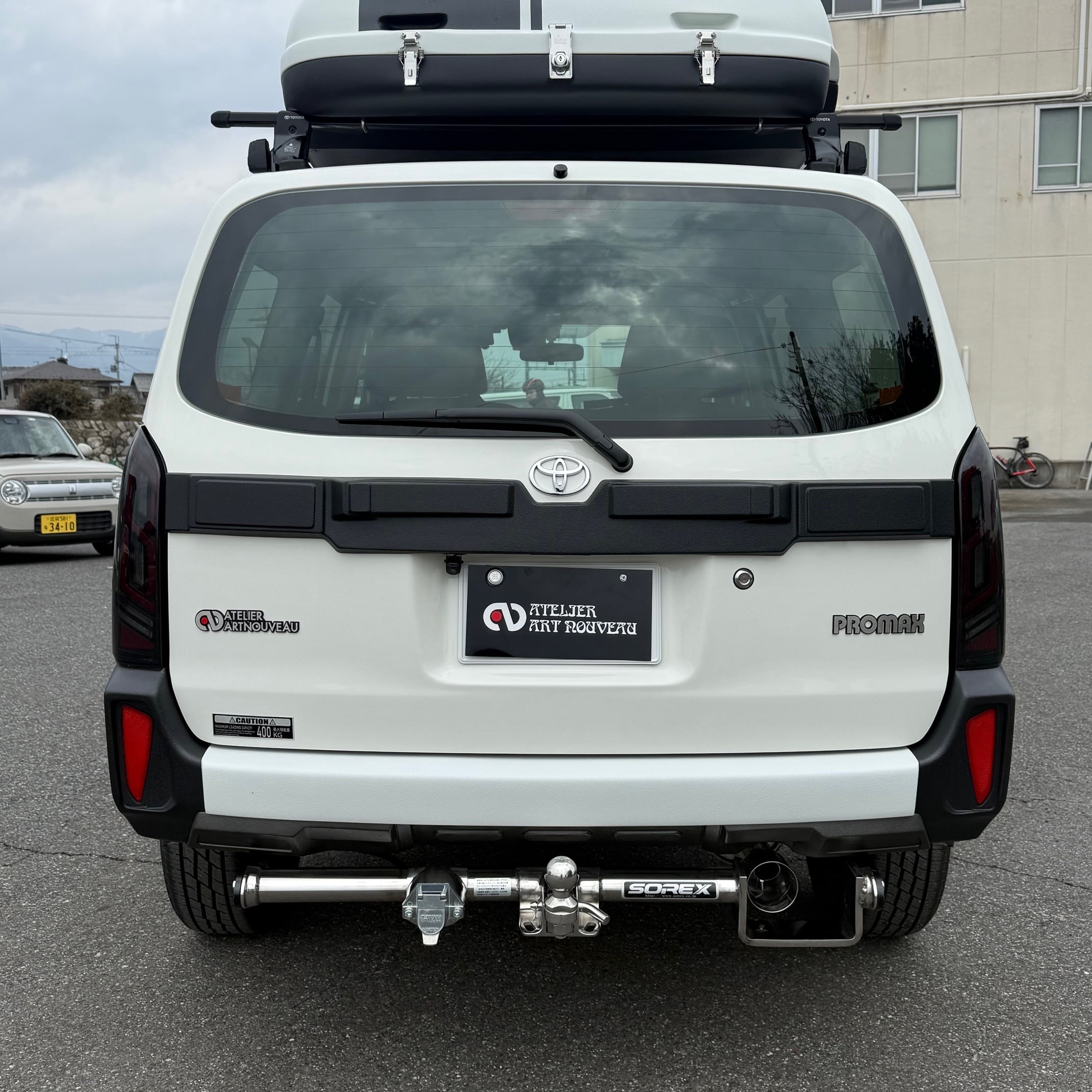 プロボックス専用 テールゲートガーニッシュ 黒 ラプターライナー塗装