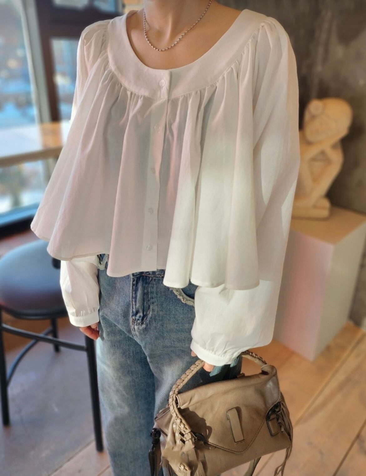 フロントボタンボリュームブラウス