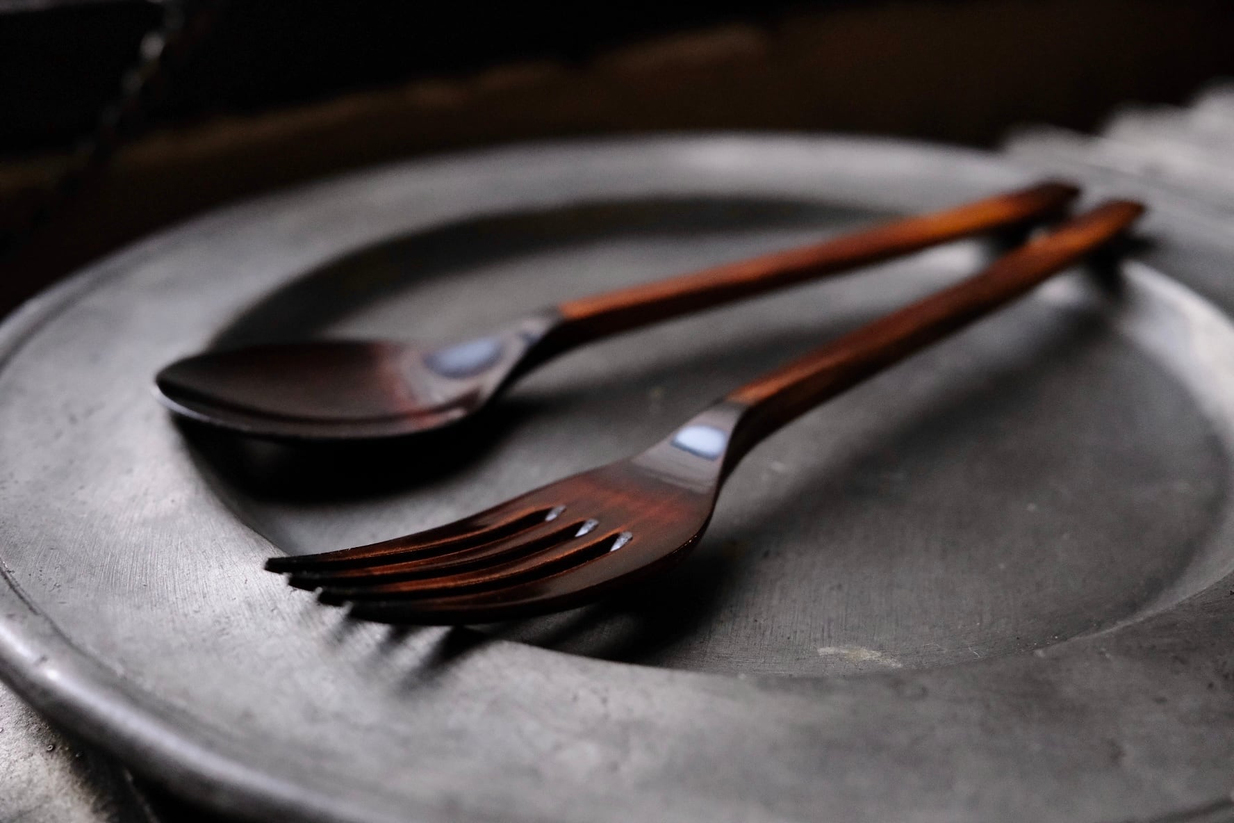 宮崎 "木と漆の工房みやくに" 宮国淳さんの奥京都・福知山産 丹波漆使用の“ひのきスプーンH1とひのきフォークH2”木地呂塗り仕上げ / 大阪