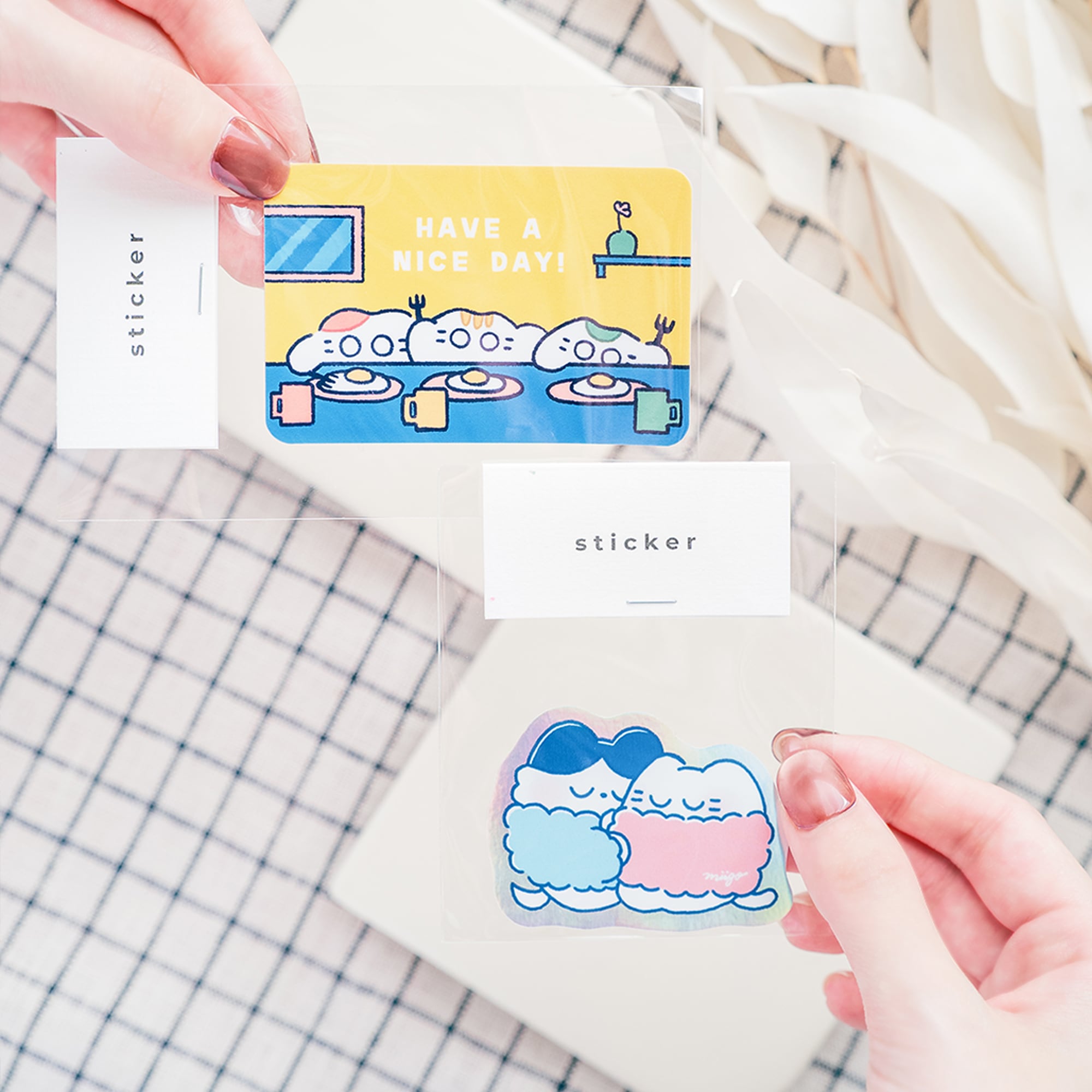 すんやり | ホログラムステッカー