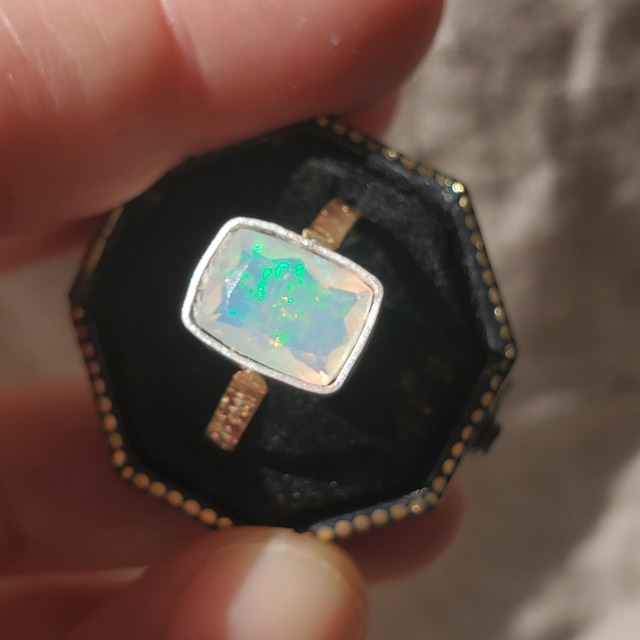 四角②【オーロラ】エチオピアオパールのリング