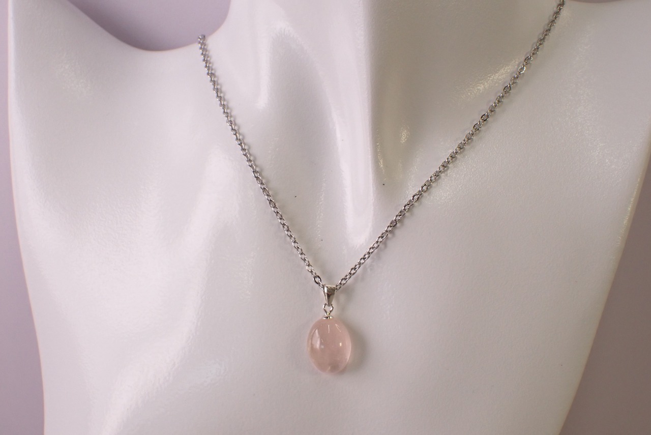 SV925 モルガナイトネックレス　[D3-25]