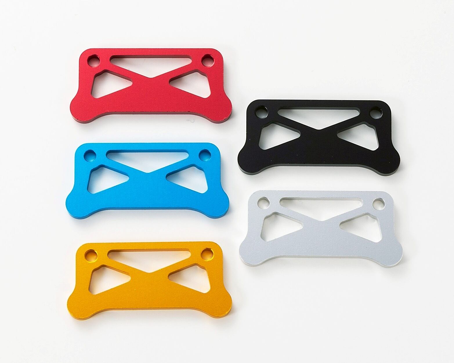 DT02フロント強化ヒンジピンブレース(素材3ミリ厚ジュラルミン)PBRW