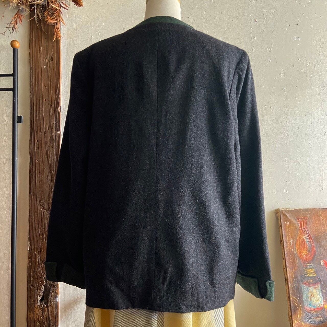 vintage tyrol jacket /チャコールグレーに大きなメタルのデザイン