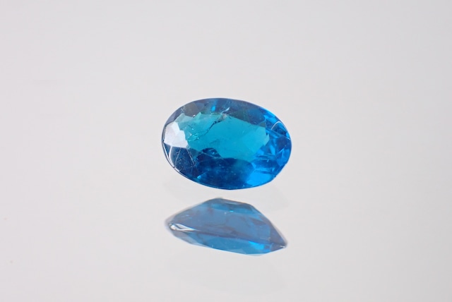 ネオンブルーアパタイト　0.65ct　 [D6-151]