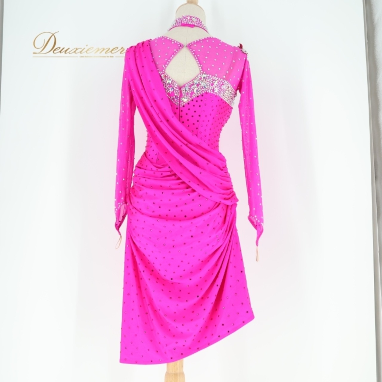 社交ダンス 衣装 ラテン ワンピース ドレス ピンク系 VeRTigo 濃いピンク デモ 競技 ダンス パーティ 豪華 伸縮 ストレッチ ビジュー 豪華 華やか ダンス衣装 フォーマル 競技用 ステージ衣装 エレガント オシャレ パフォーマンス用