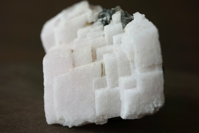 ブルガリア産蛍光カルサイト Fluorescence Calcite / Quartz 1072