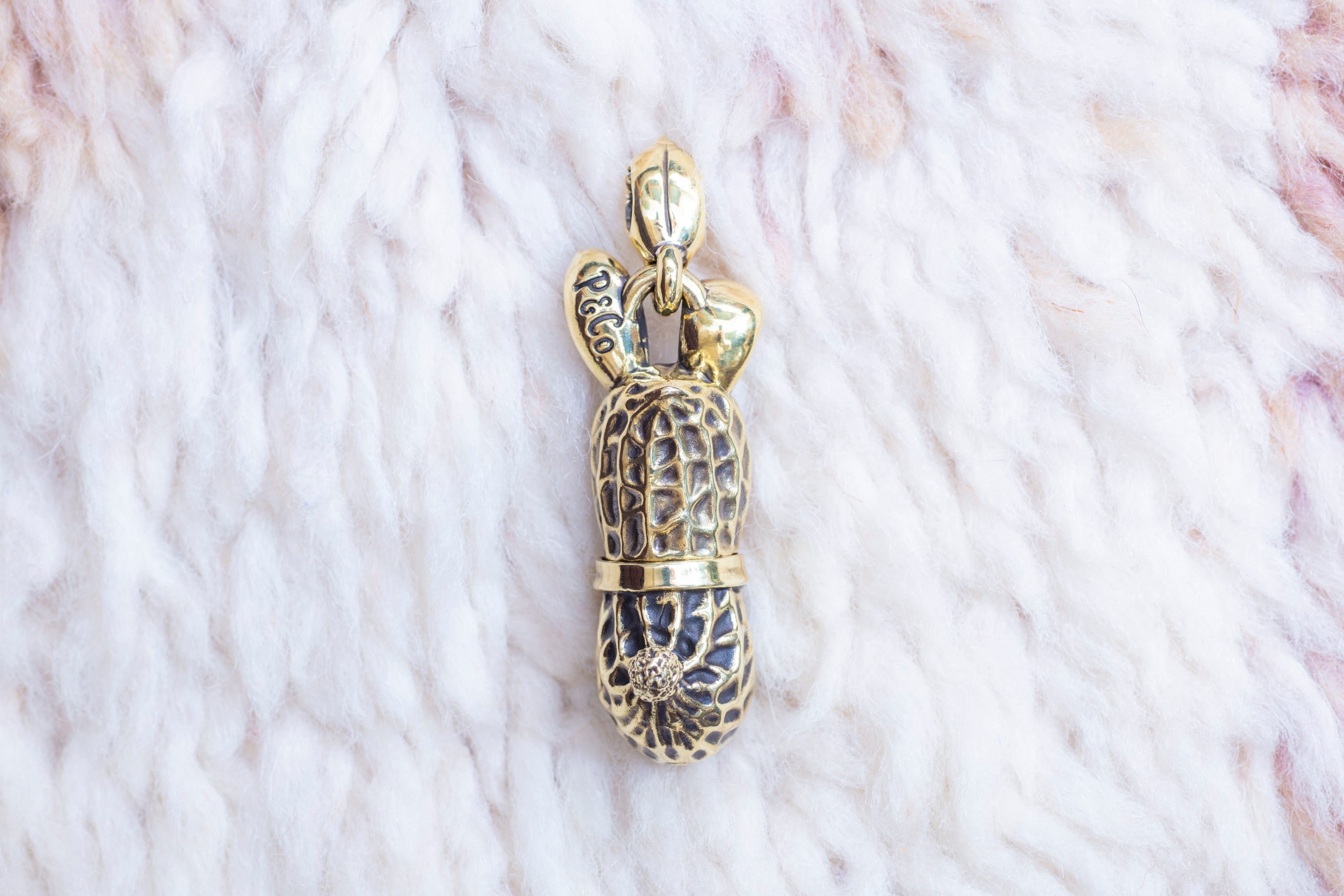 MEDIUM BUNNY PEANUTS. brass x copper | Peanuts&Co