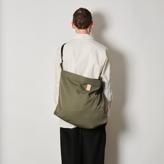 nine tailor(ナインテイラー) 24SS "Petal Bag" -OLIVE-