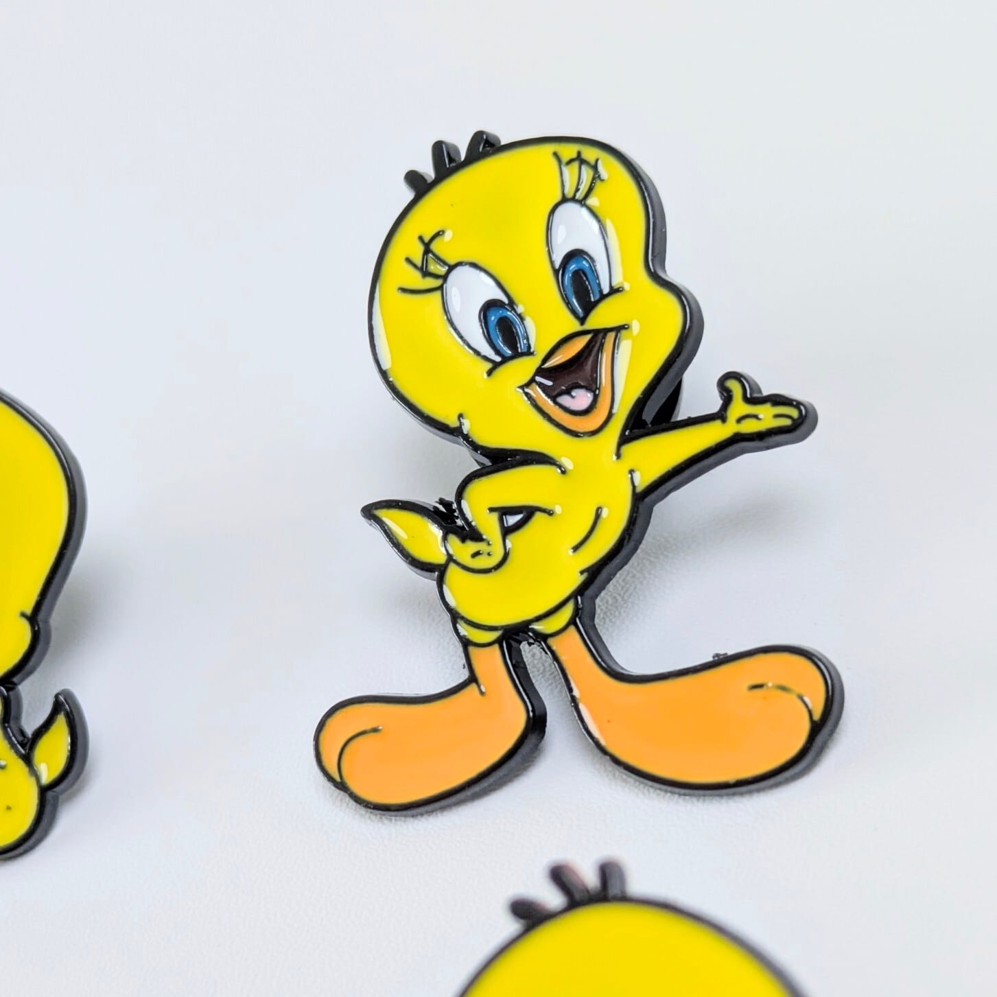 送料無料！ ☆ピンズ PINS☆ピンバッジ 【 Looney Tunes / ルーニー