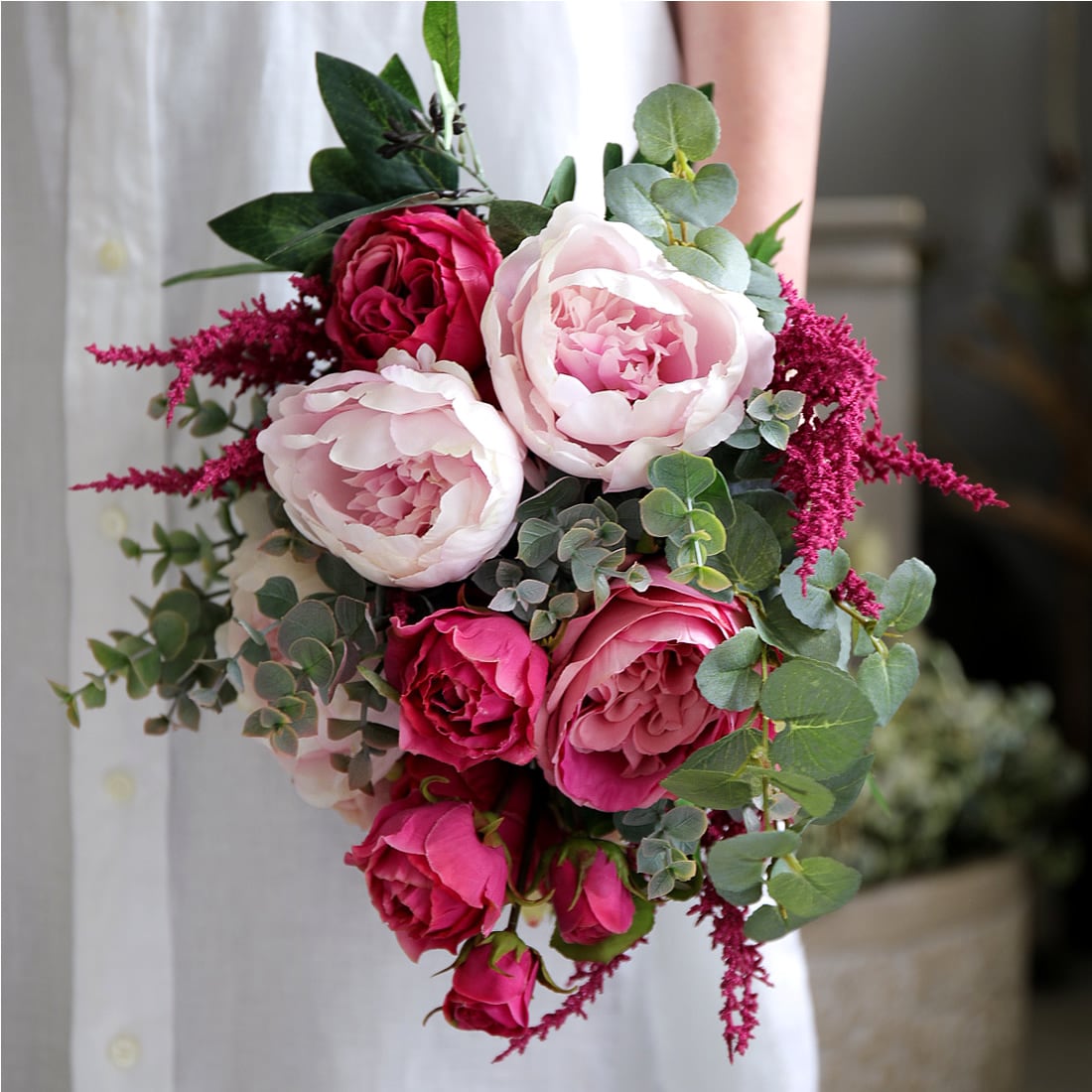 Weddingピンクのバラと芍薬のクラッチブーケ&ブートニアアーティ