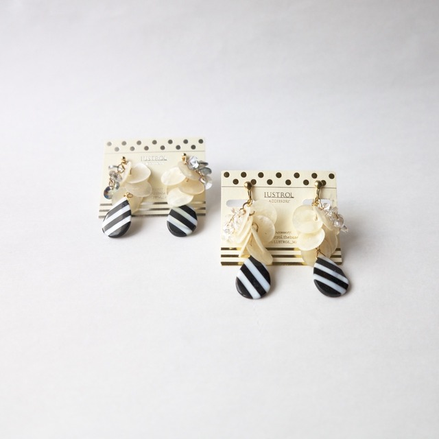 ストライプシェルビジュー　ピアス／イヤリング