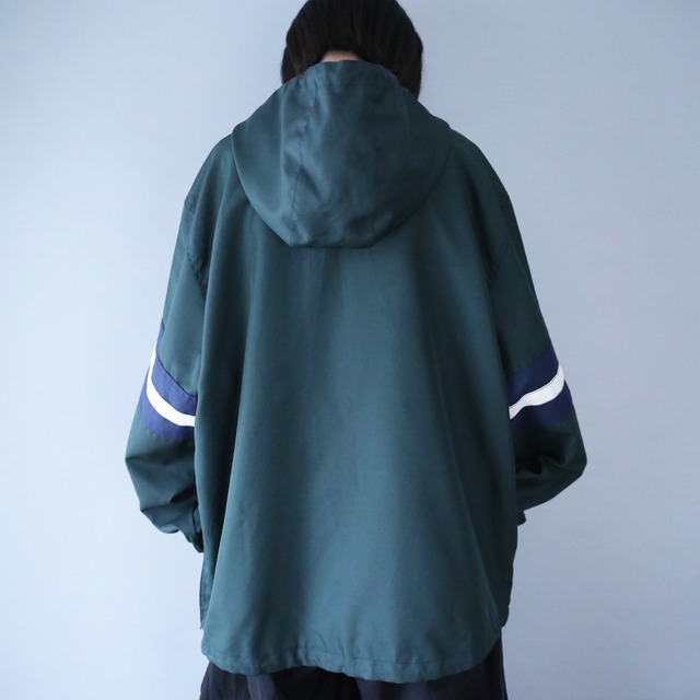 "OLD NAVY" over silhouette good coloring anorak nylon parka